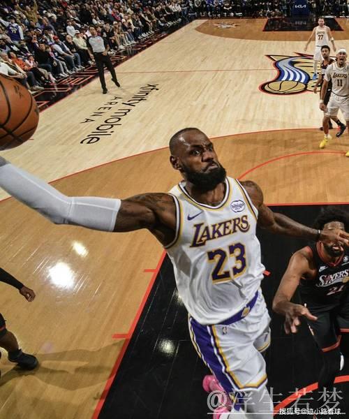 詹姆斯末节爆发！12分3助攻，他正在开启奥运会模式
