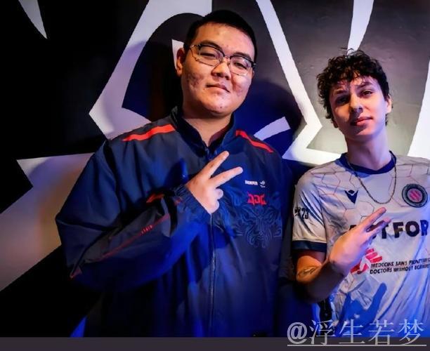 宙斯:Kanavi你的野区被反了,这心态还没崩? 宙斯:Kanavi你的野区被反了,这心态还没崩?