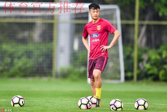 中国杯 |国足南宁首训 彭欣力期待与强敌过招